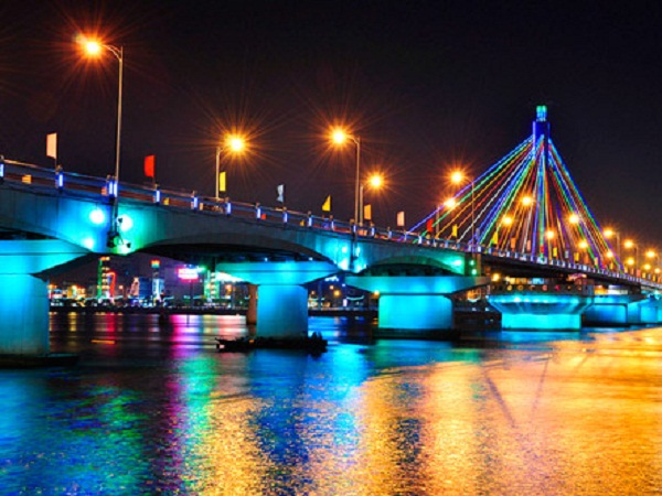 Thành phố Đà Nẵng không có thời gian quá nóng, nhiệt độ trung bình 28-30°C ở vào tháng 6, 7, 8.