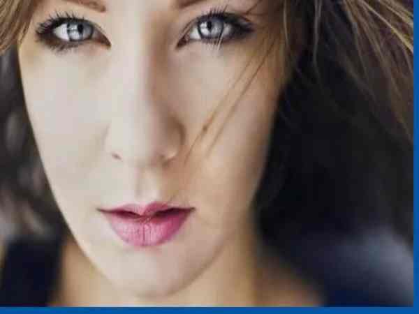 Nữ giới môi trên mỏng môi dưới dày Nữ giới môi trên mỏng môi dưới dày